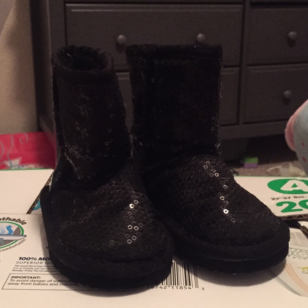 Toddler sequin boots